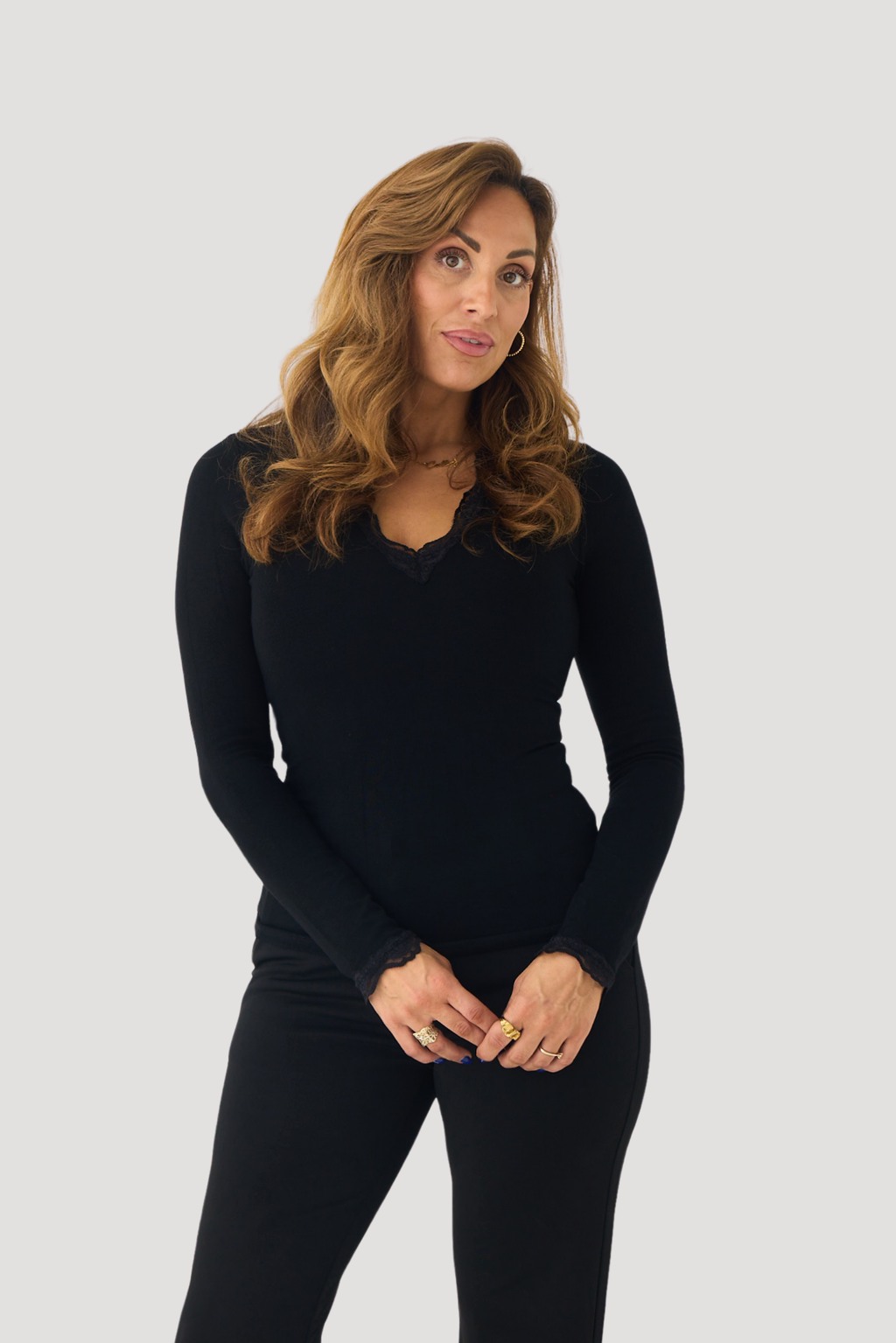 LACE V-NECK LONGSLEEVE